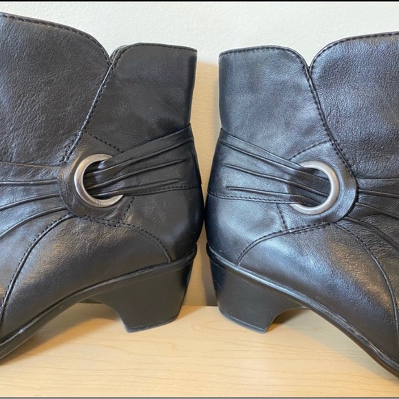 Clarks Rosabelle Black Leather Boots size 6.5 - Picture 4 of 10